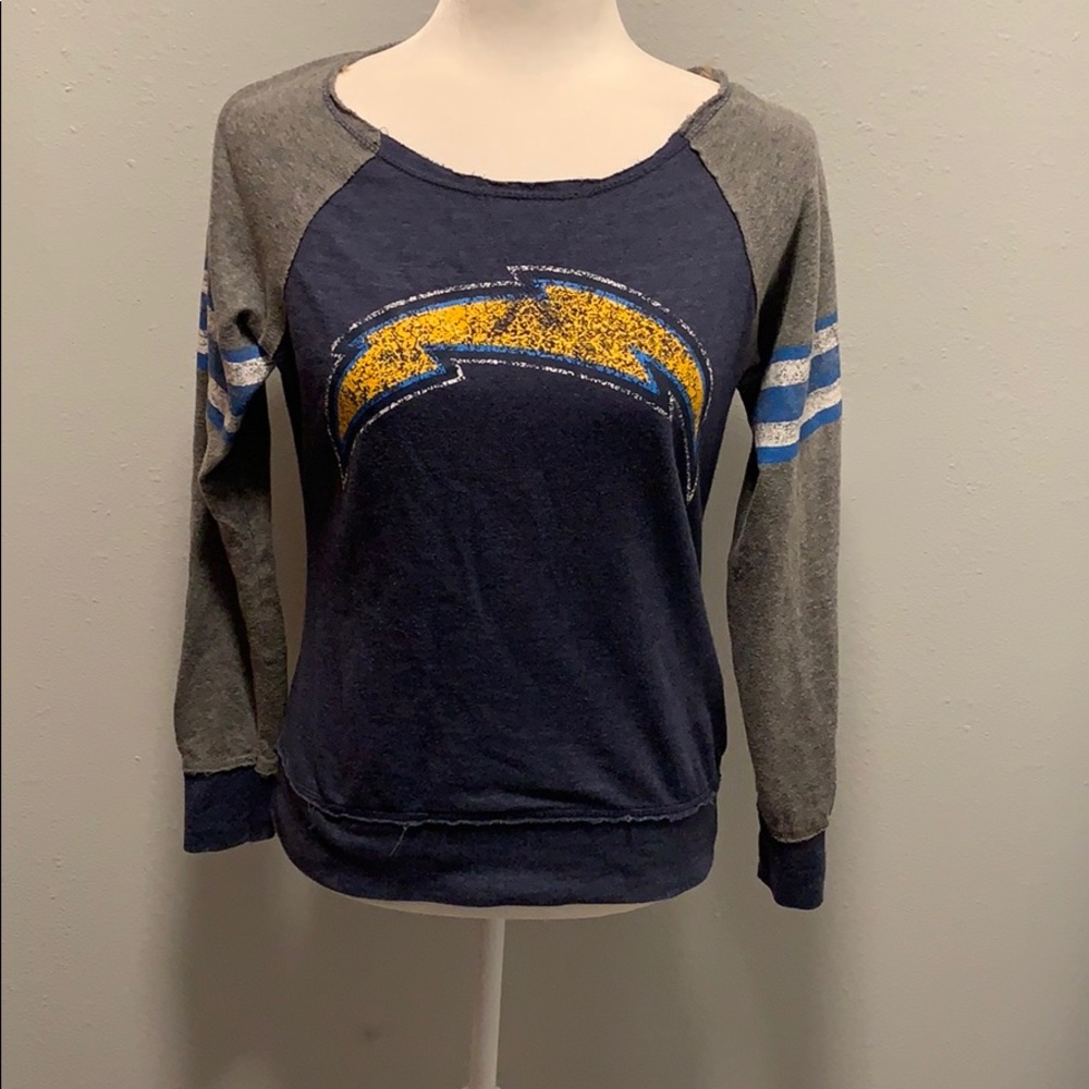 Los Angeles Chargers long sleeve size small